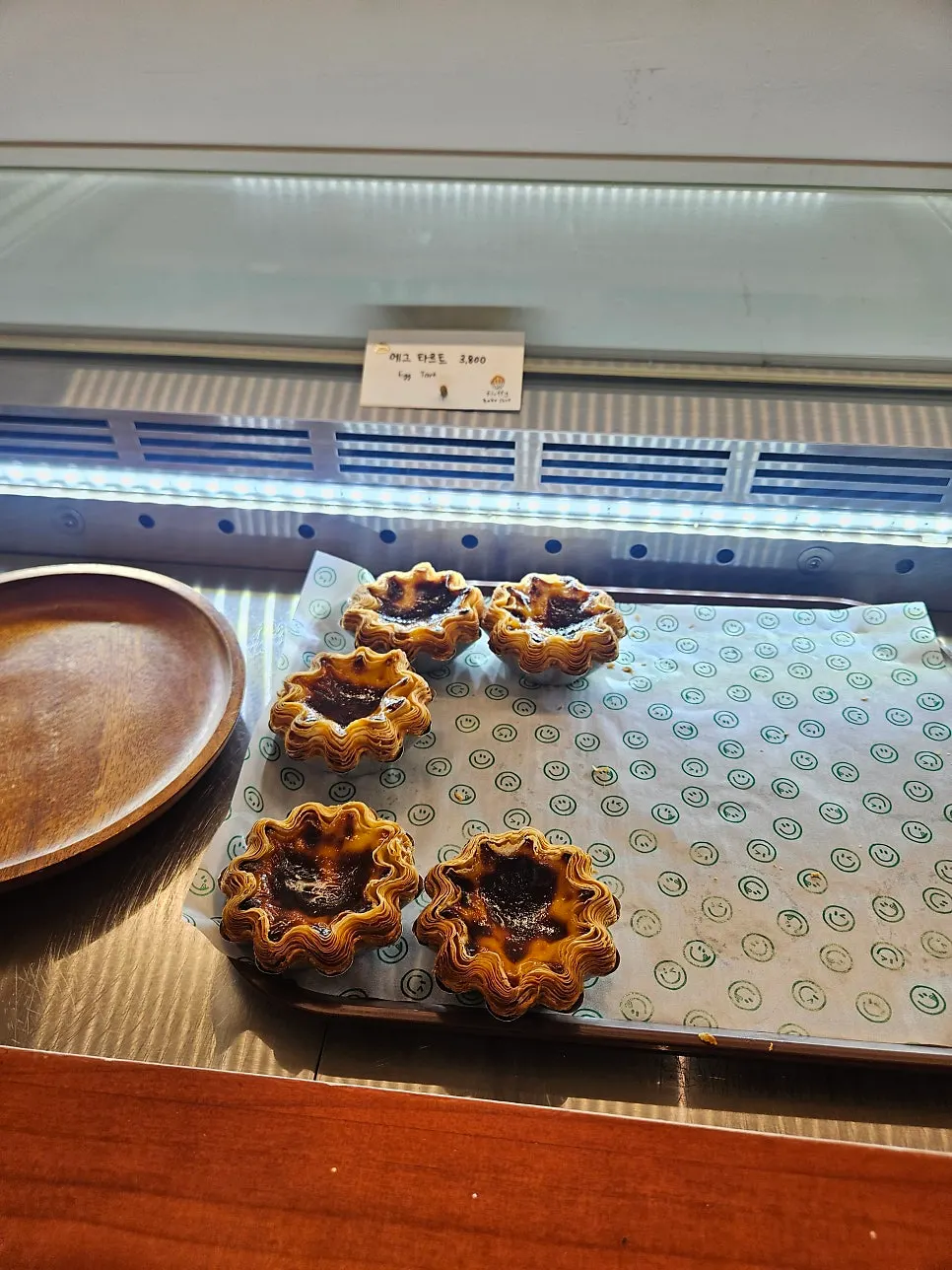 Table for sitting down to eat dessert