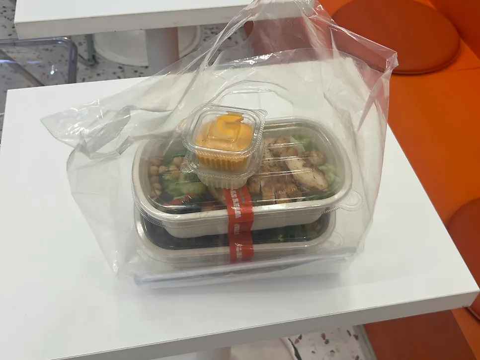 Takeout protein box container