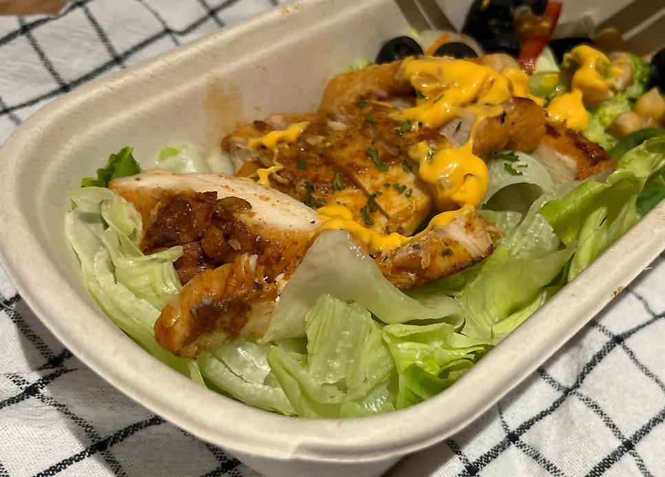 Chicken breast salad with sriracha sauce