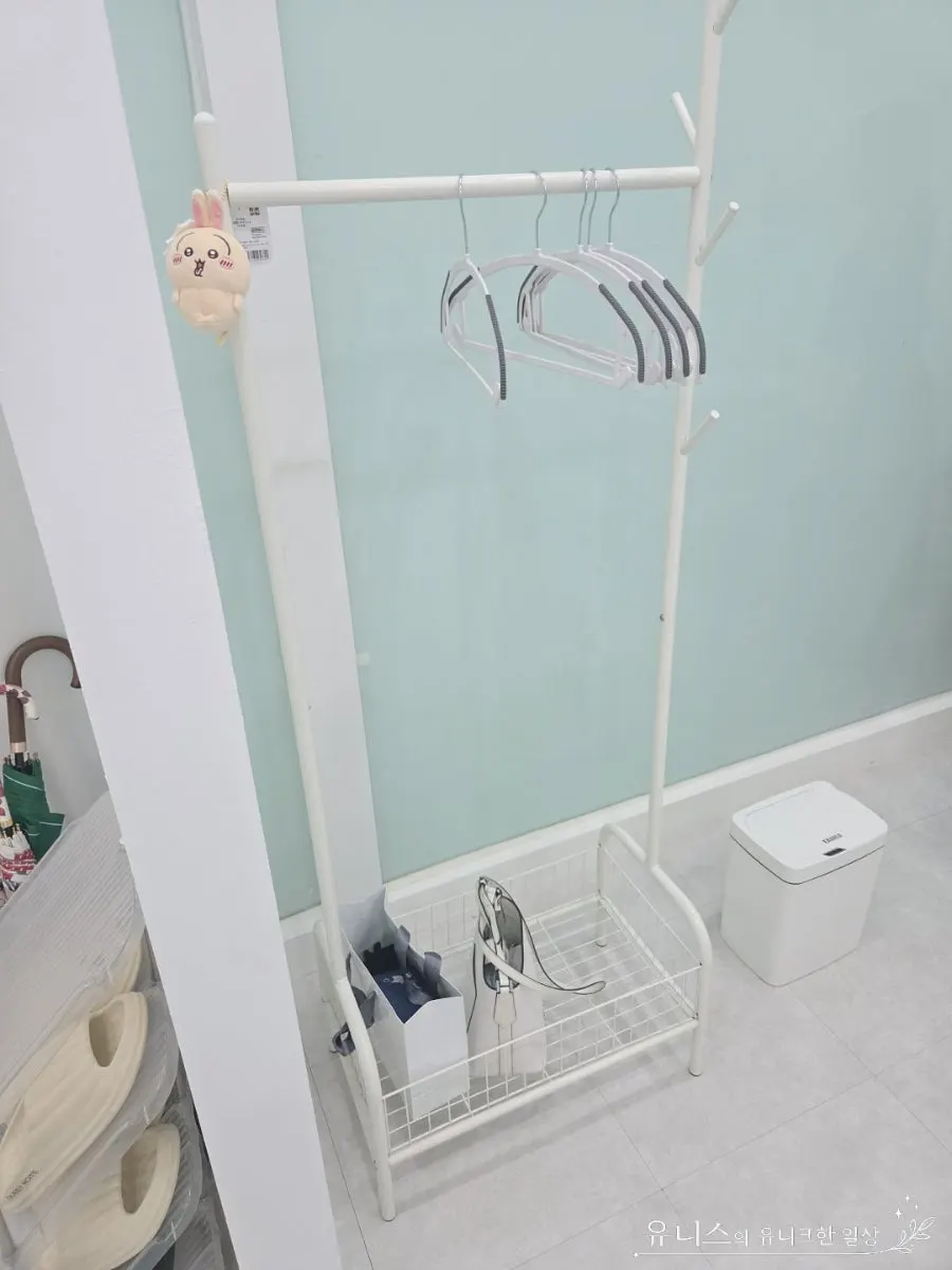 Full-length mirror for checking lashes after treatment