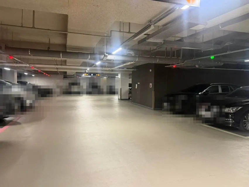 공덕역 플러피 베이크샵 구움과자 진열