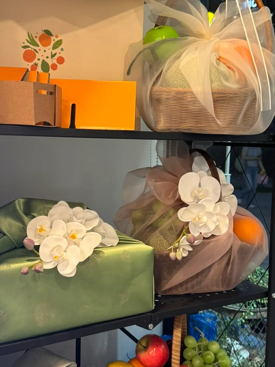 Fruit condition for a gift to parents