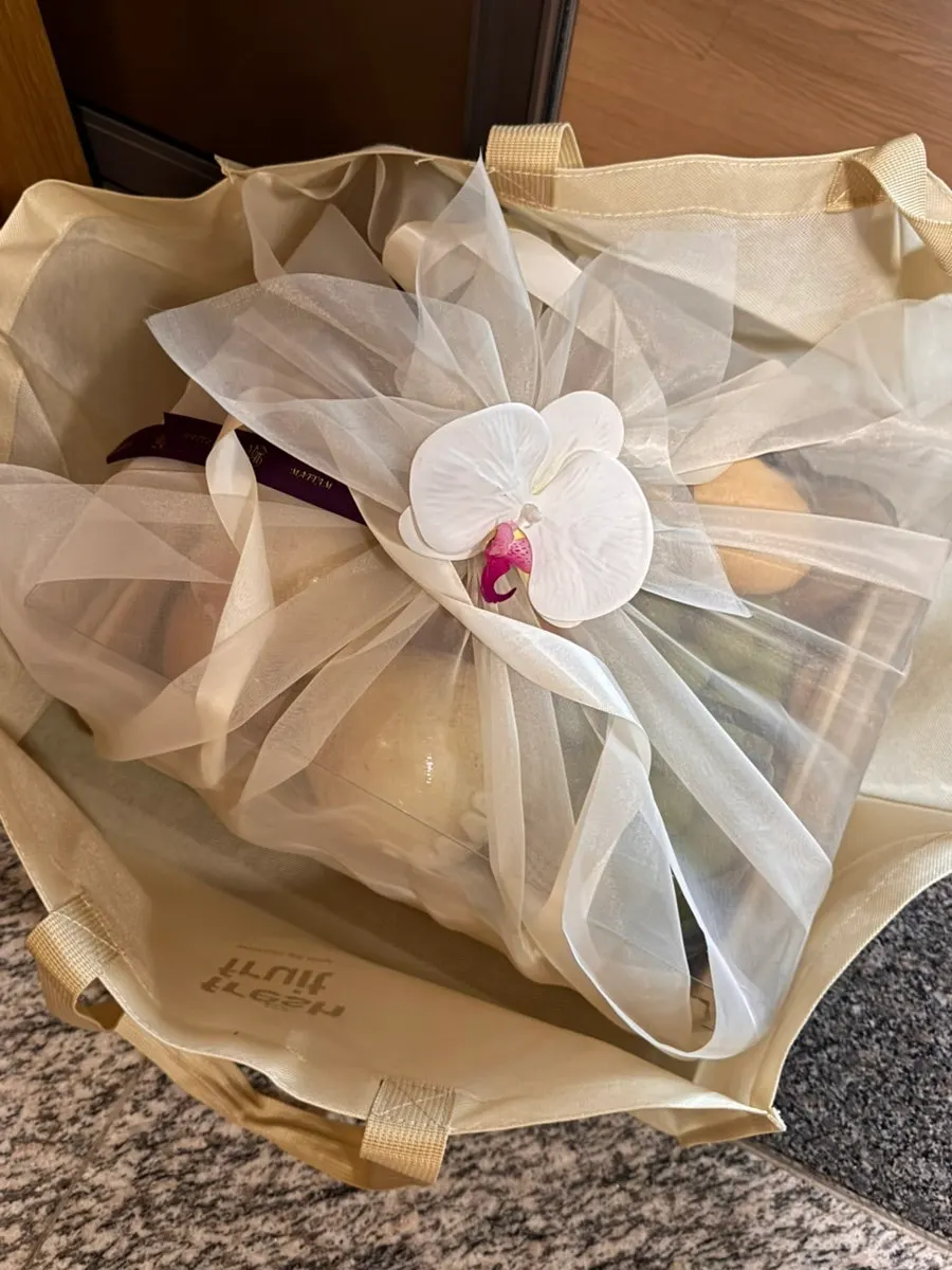 Fruit gift delivered by quick delivery