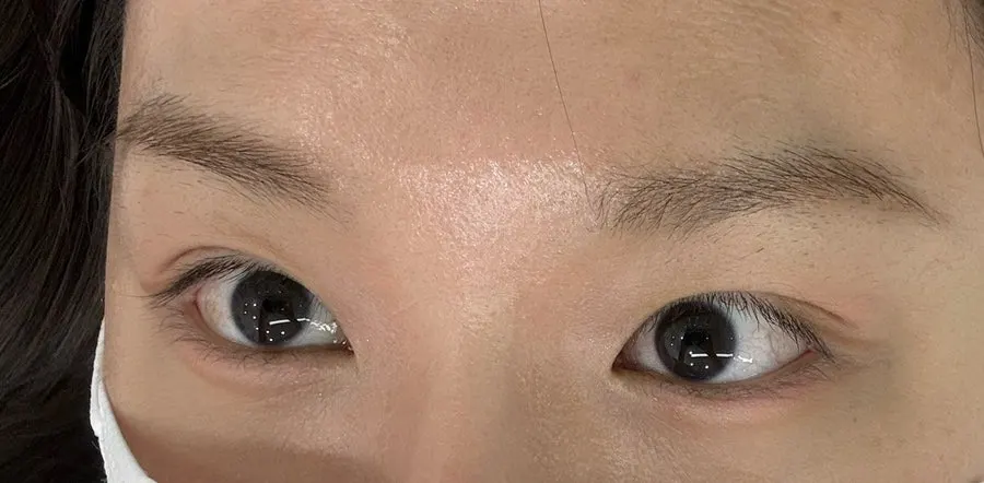 Lashes without curl before the treatment
