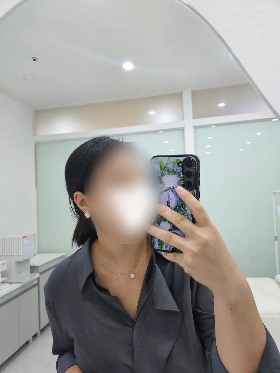 Bare face before the nutrition black-tint lash lift