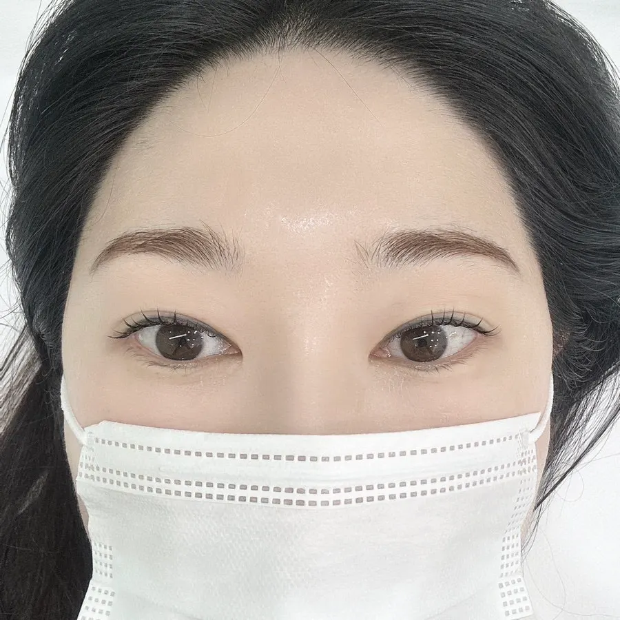 블랙틴팅펌 후 또렷해진 눈매