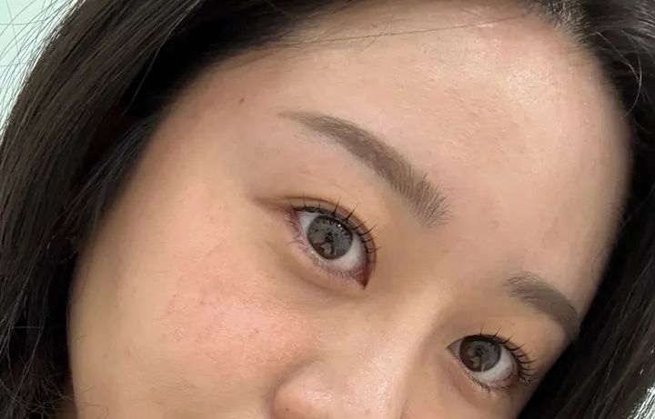 Finished lash lift result with a natural curl