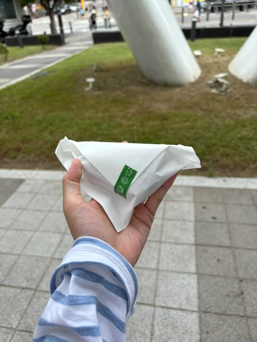 Packaged choco financier to go