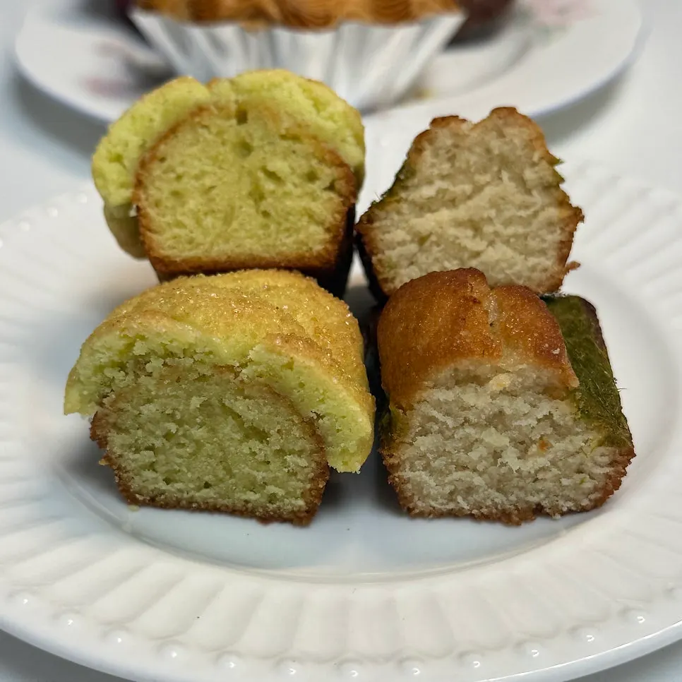 Cross-section of the melon and gamtae financiers