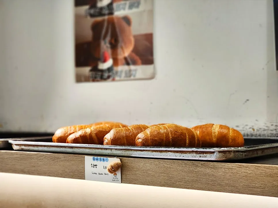 Sold-out baked-goods display case