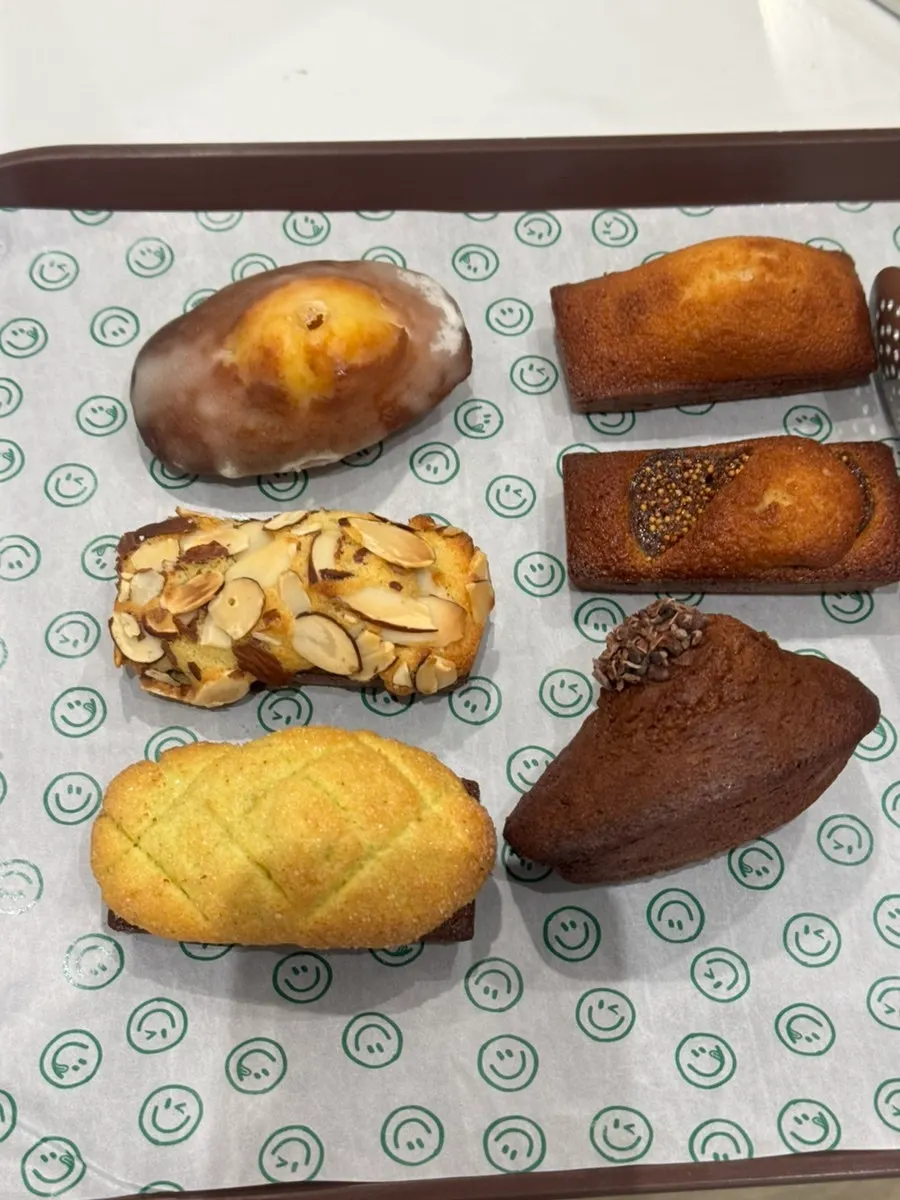 Financiers and madeleines picked out as a gift