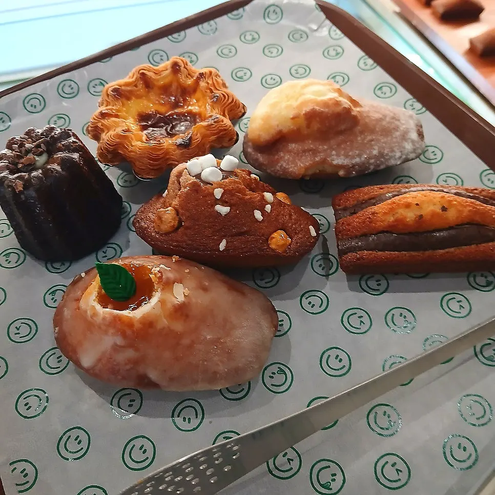 겉바속촉 디저트 접시