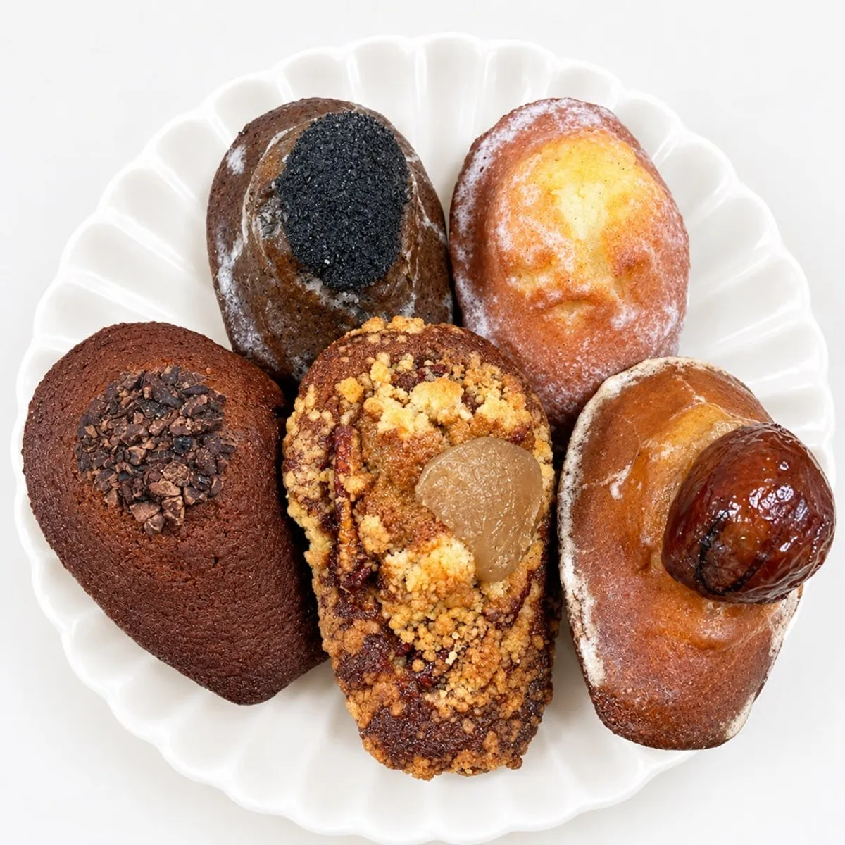 Free vanilla canelé from the receipt review event