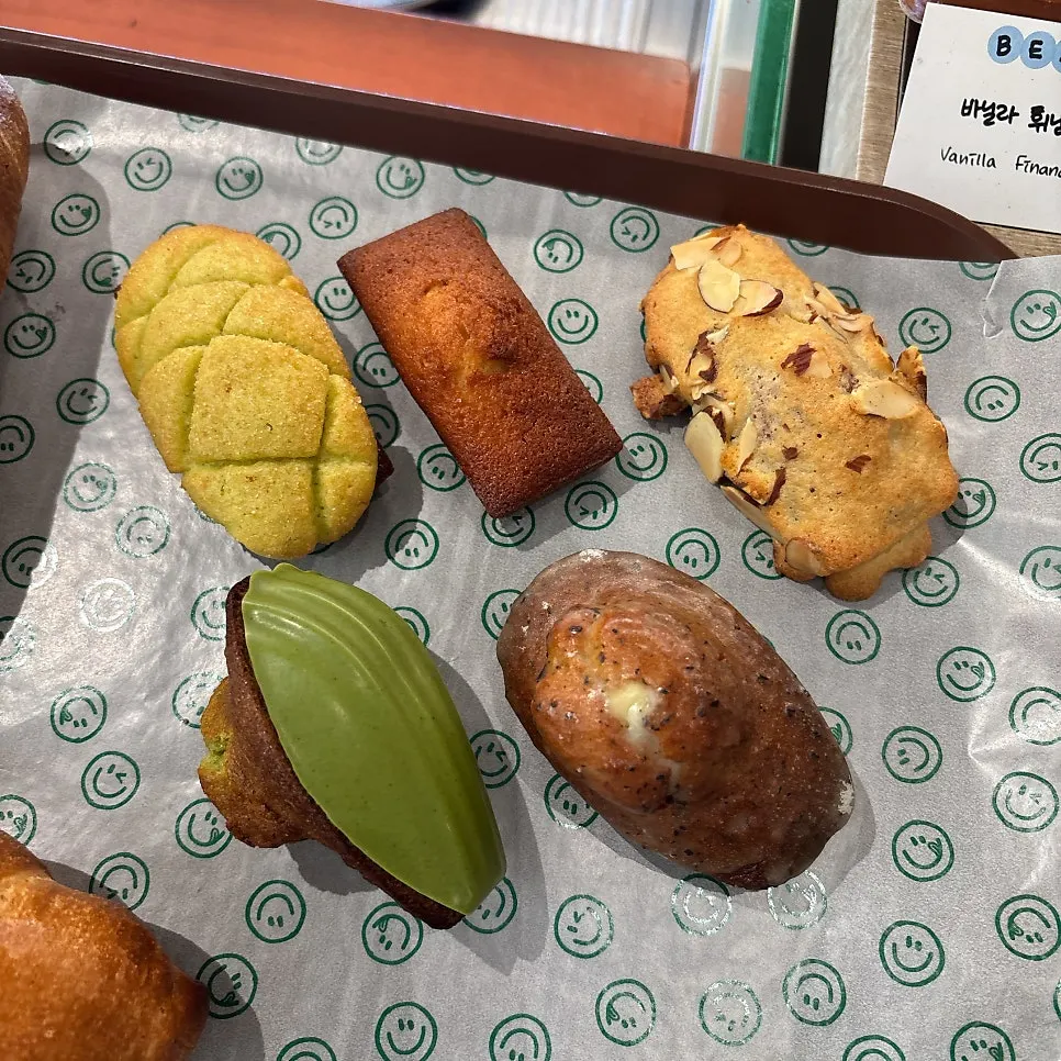 Selected madeleines and financiers