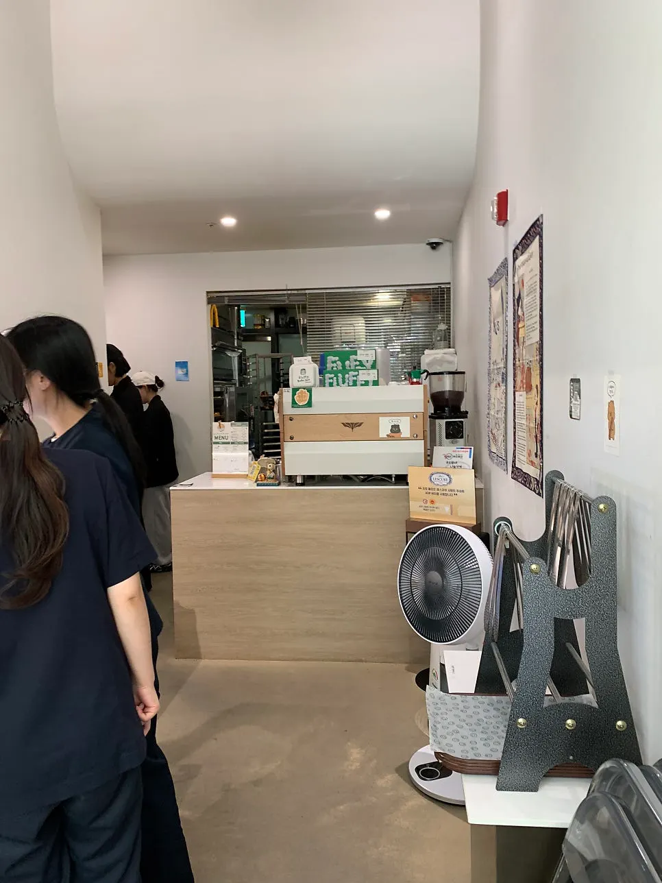 Full view of Fluffy Bake Shop's interior
