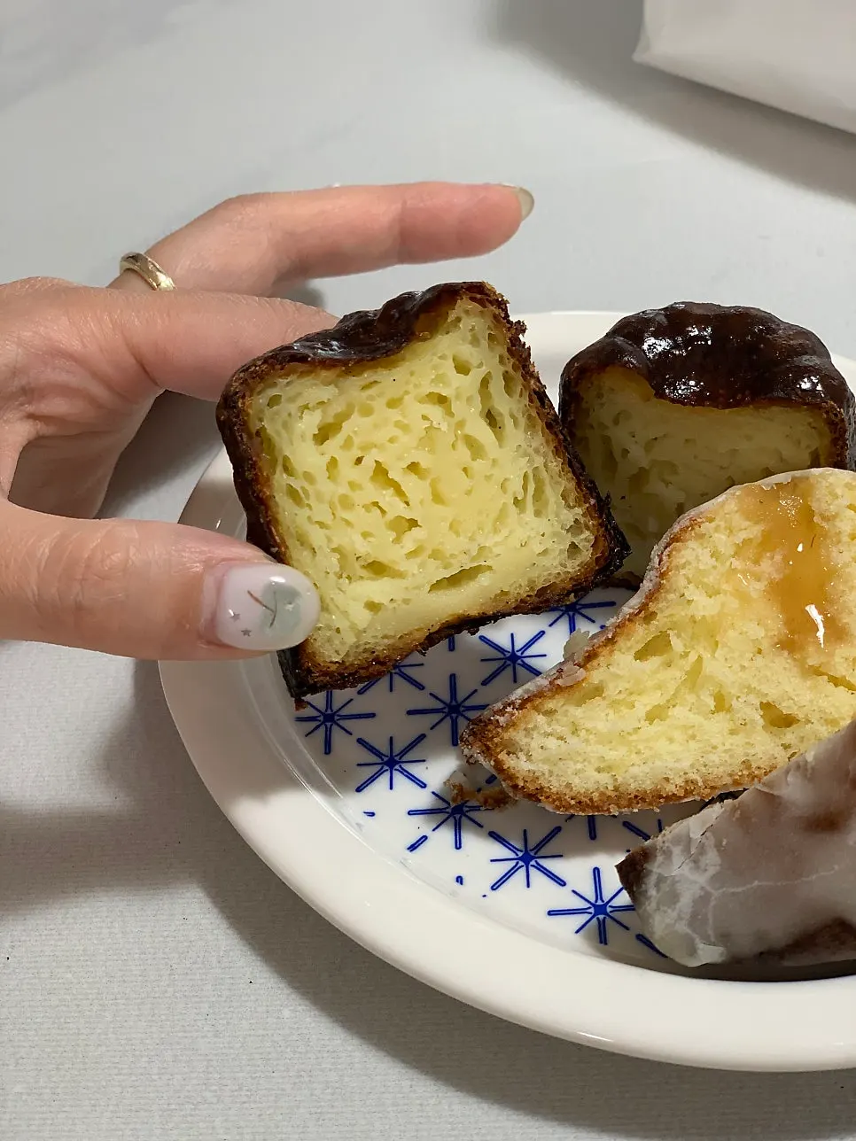 Moist cross-section of the canelé