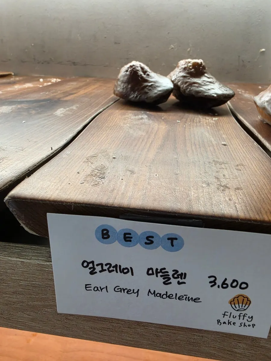 Desserts in the bake-shop showcase