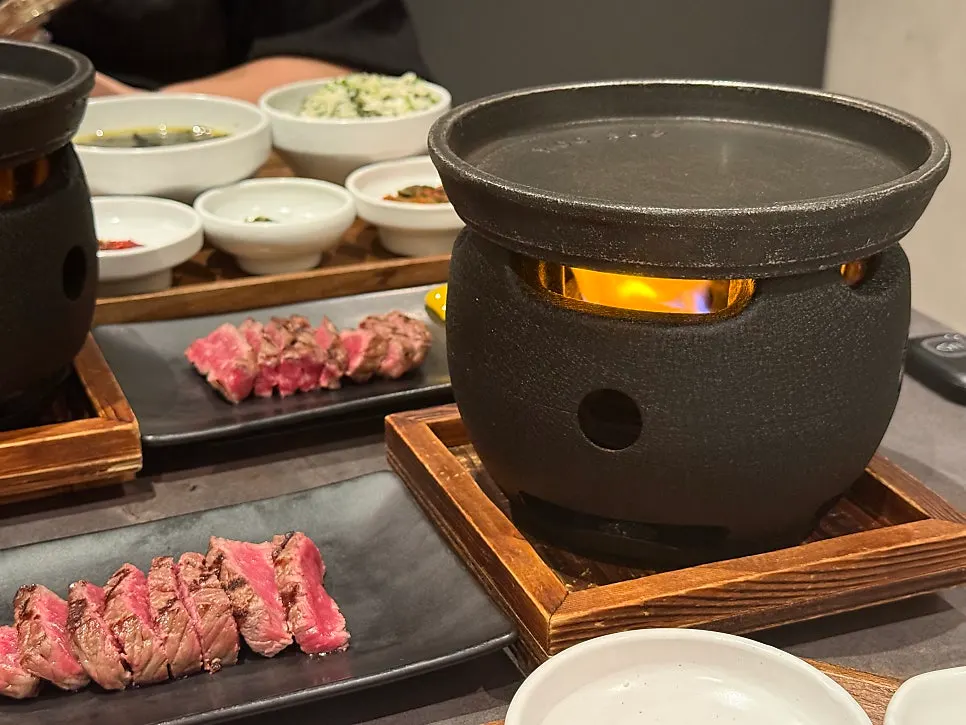 1++ hanwoo, 80g, served with zucchini, mushrooms, and bell pepper
