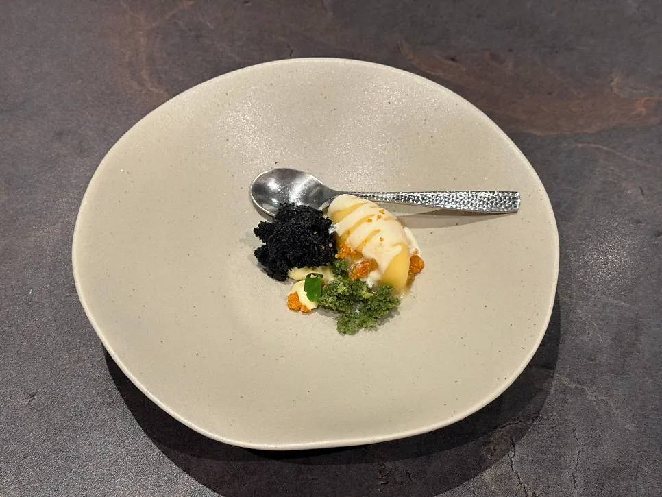 Corn-themed dessert plating