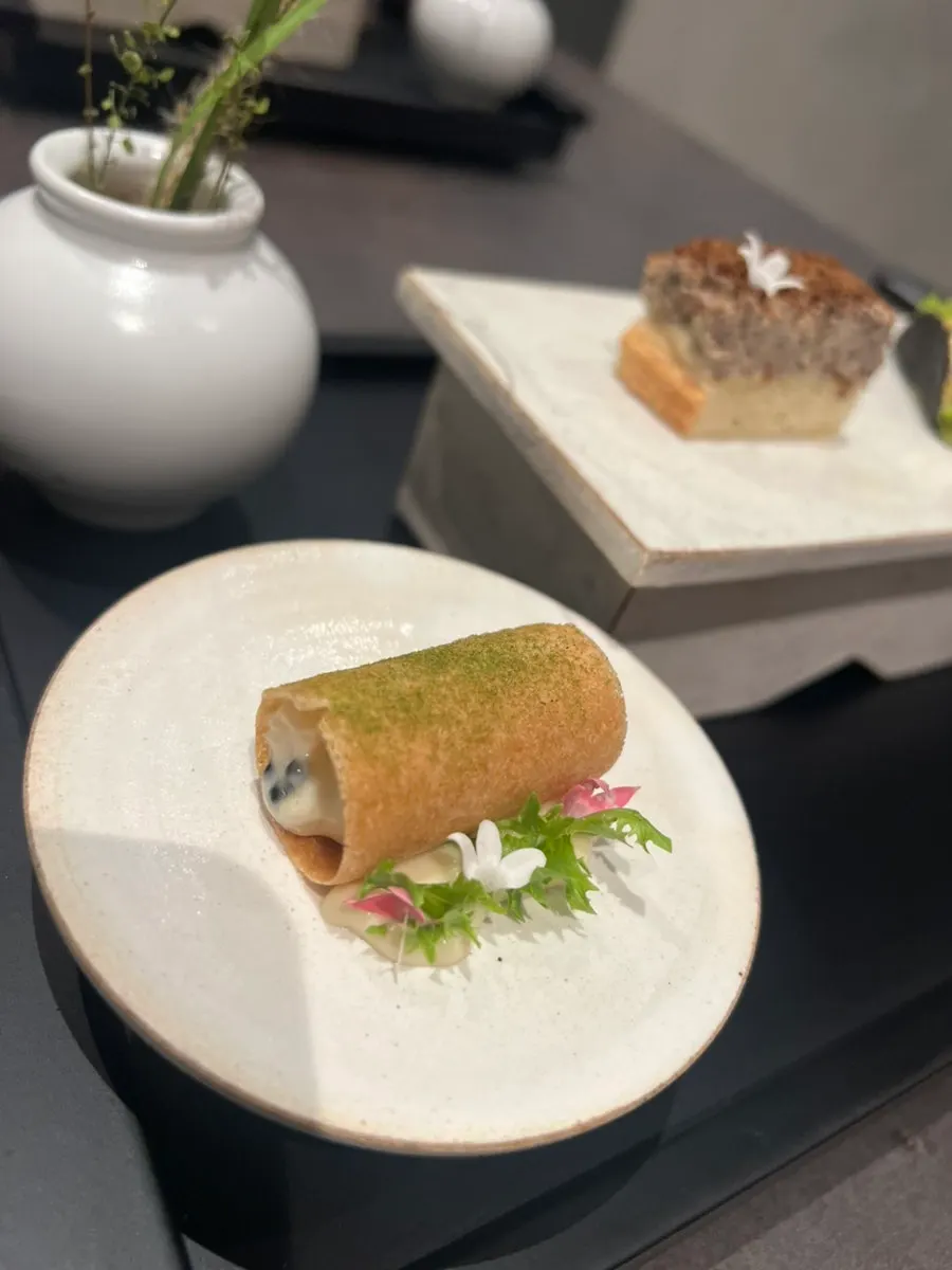 Scallop brick-pastry one-bite dish