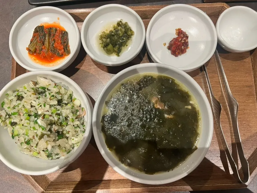 Golden eye snapper pot rice and grilled Hanwoo set