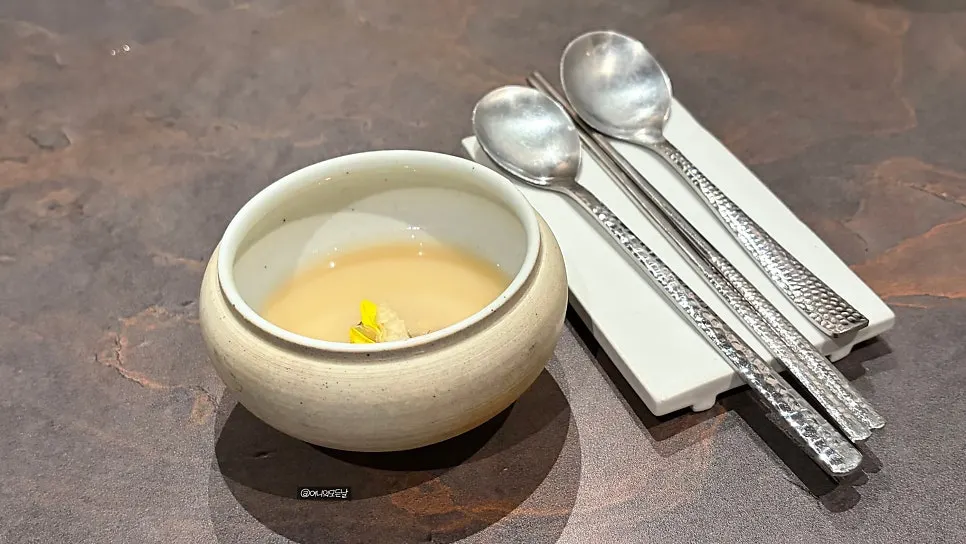 First course dish, beef and chicken jinjuk porridge