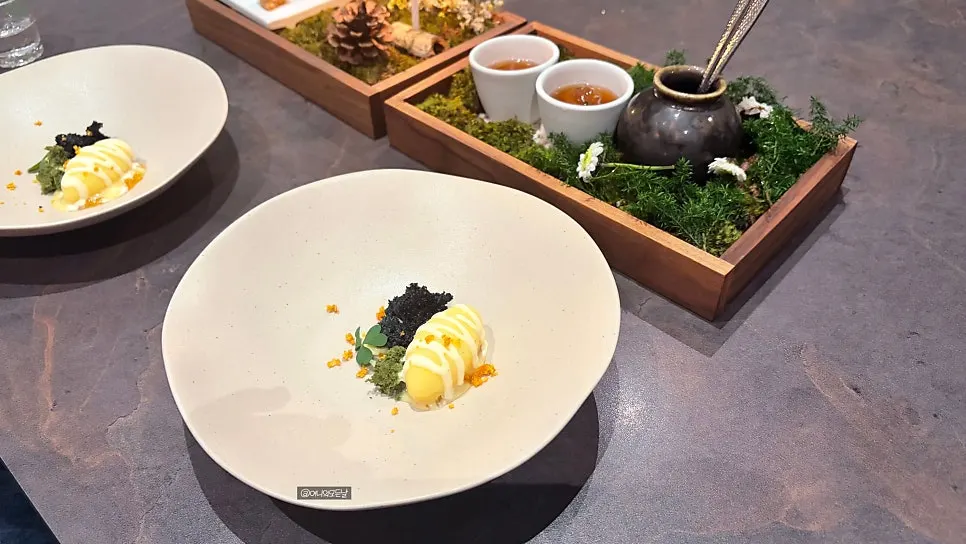 Dessert plate with corn ice cream and sponge cake