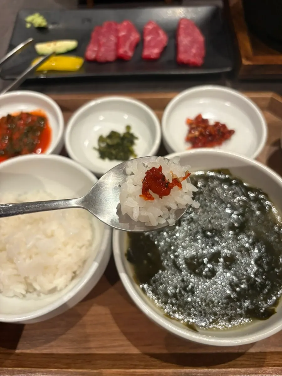 버섯이 들어간 반상 곁들임 요리