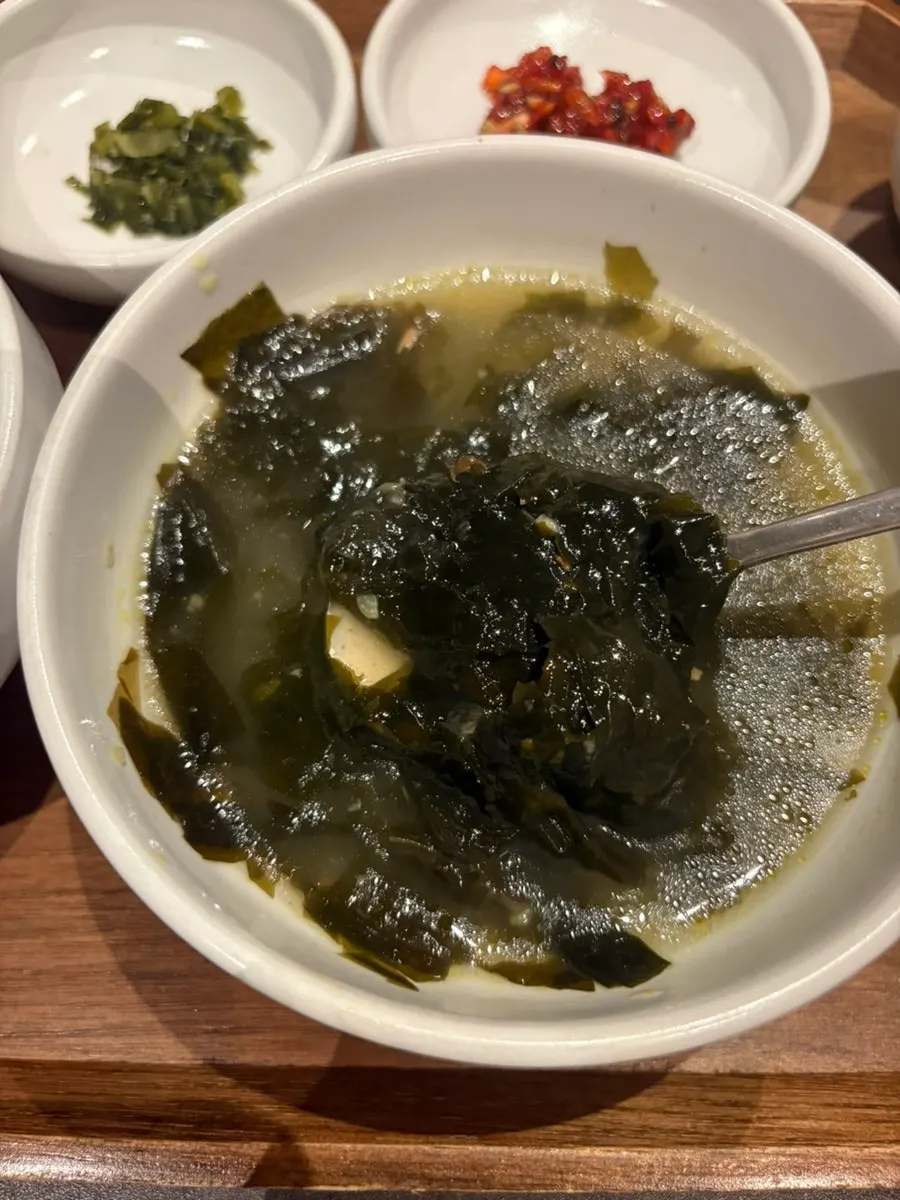오징어 젓갈과 흰쌀밥