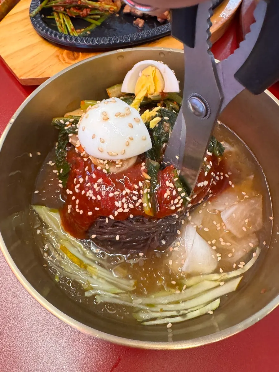 Soft tofu and topside beef in spicy soft tofu beef-bone soup rice