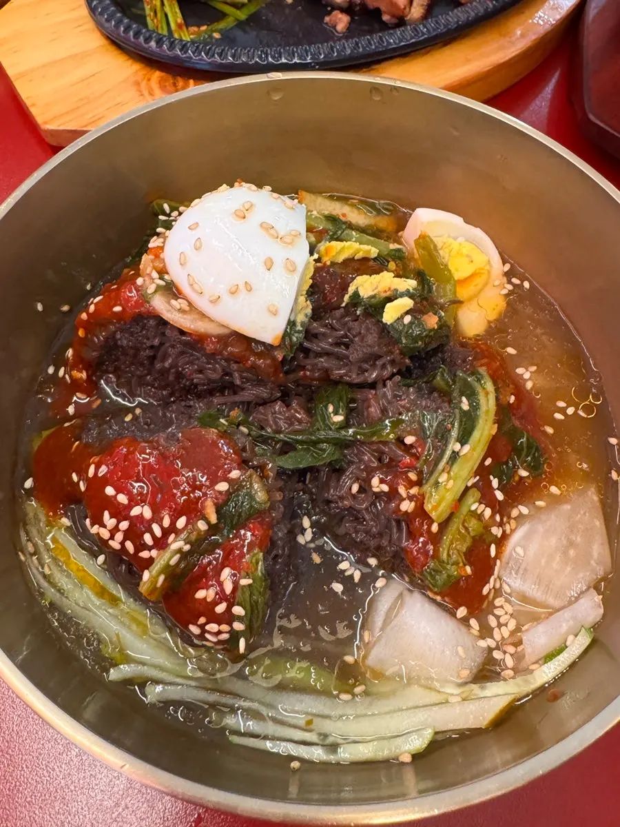 Spicy soft tofu beef-bone soup rice mixed with rice