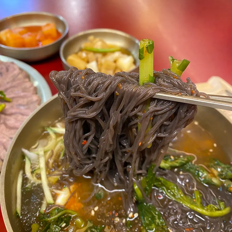 아롱사태미나리무침 클로즈업