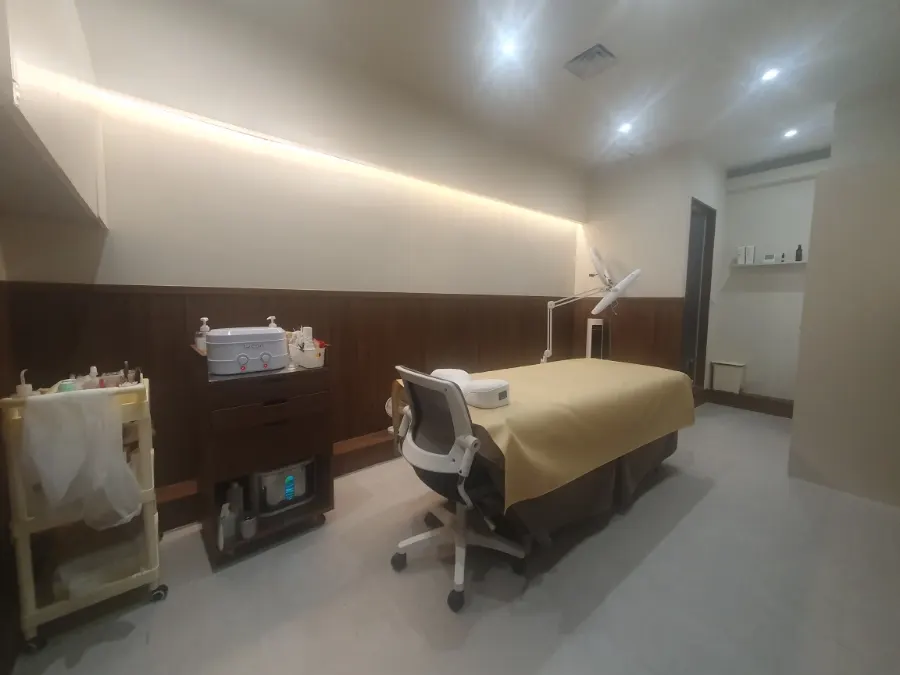 Private waxing room at Lash Avenue Gongdeok