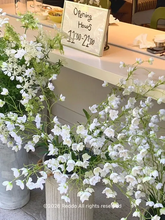 HEOD Gongdeok brunch café interior