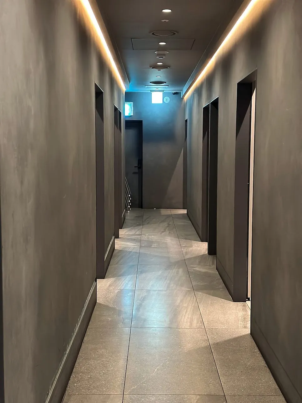 Interior hallway and room entrance at the Gongdeok branch of Usu