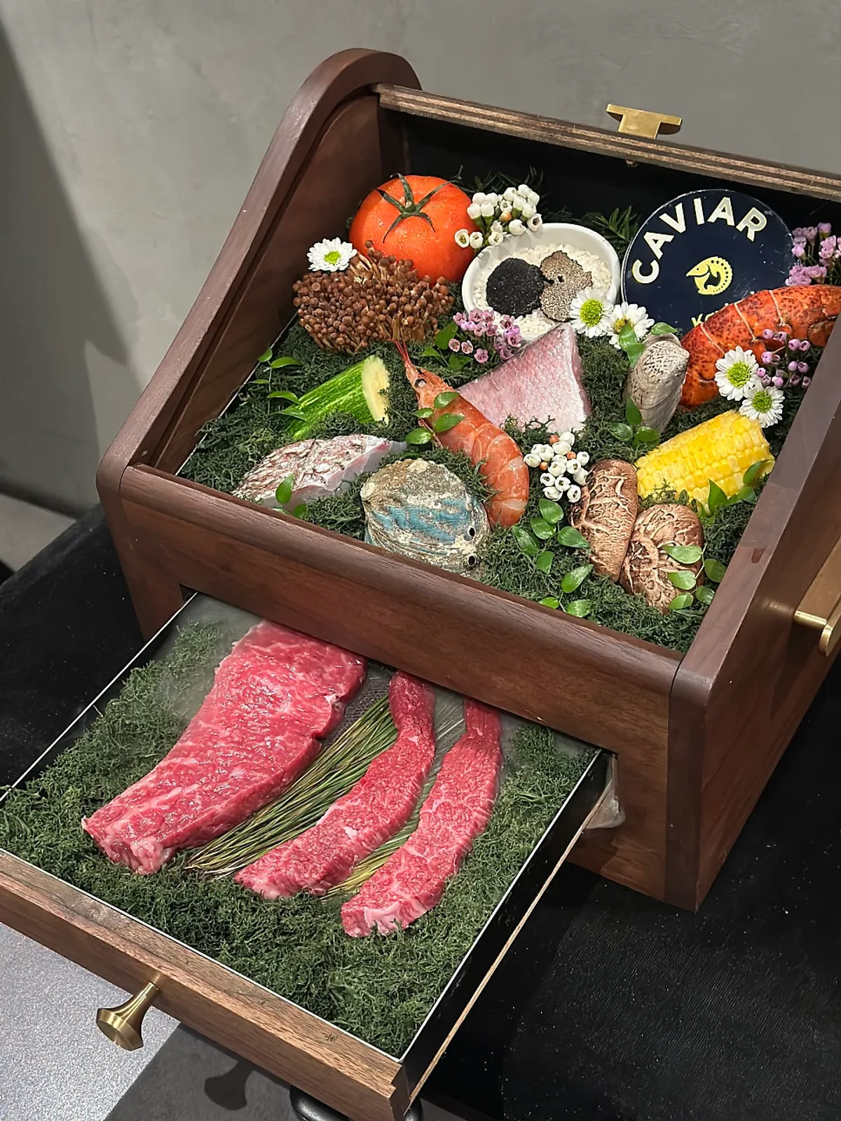 Showing of the ingredients used for the Lunch C course
