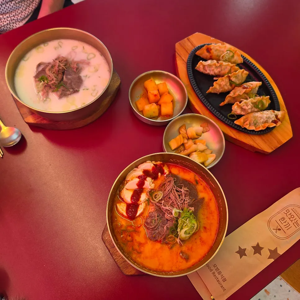 식사를 마친 호랭이곳간 공덕점 테이블