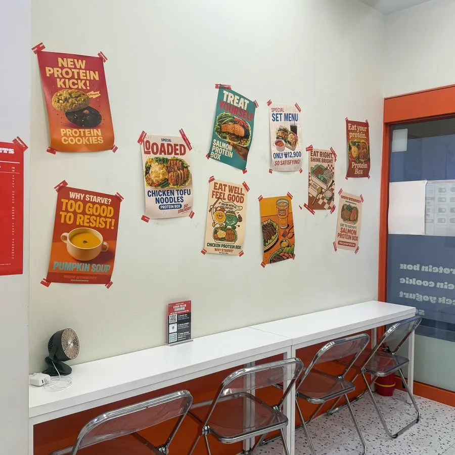 Seating area inside Why Starve Gongdeok Main Branch