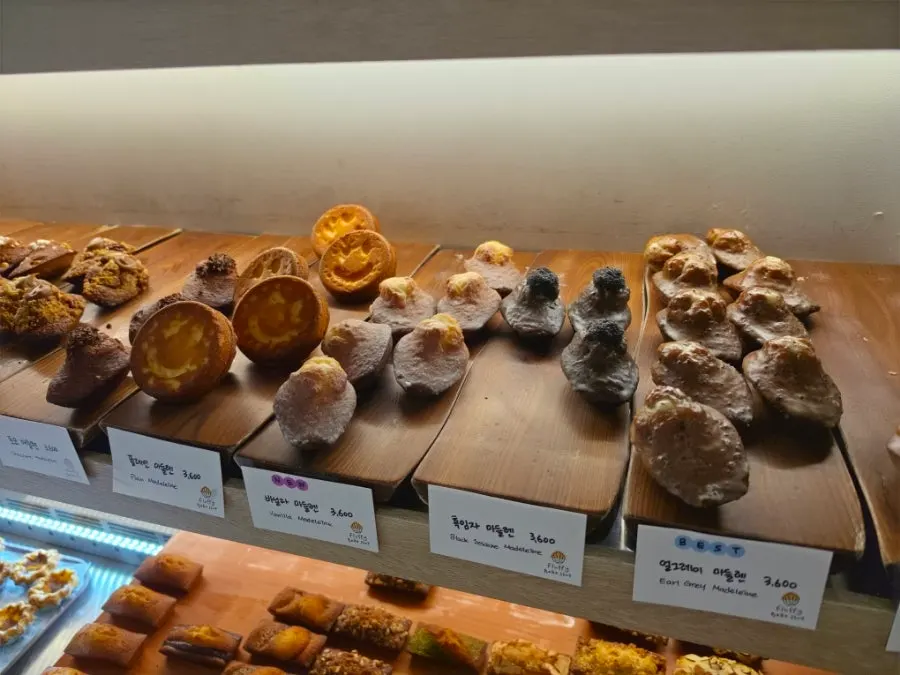 Madeleines arranged by flavor