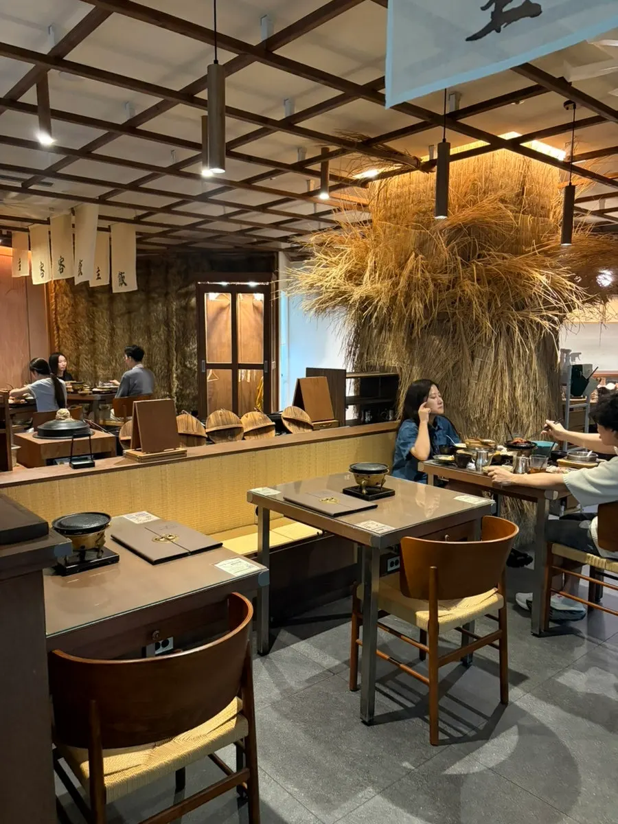 Restaurant atmosphere comfortable for a solo meal