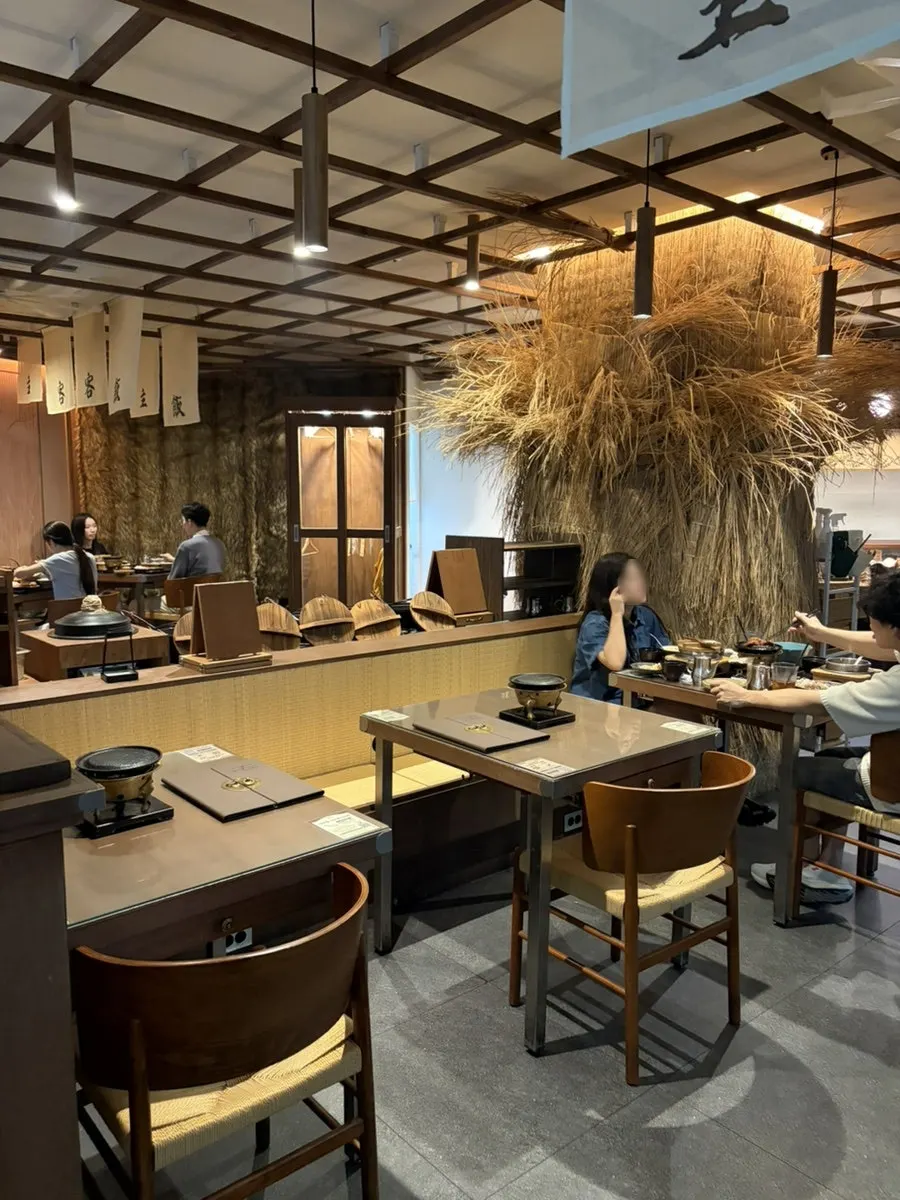 一人食事に快適な店内の雰囲気