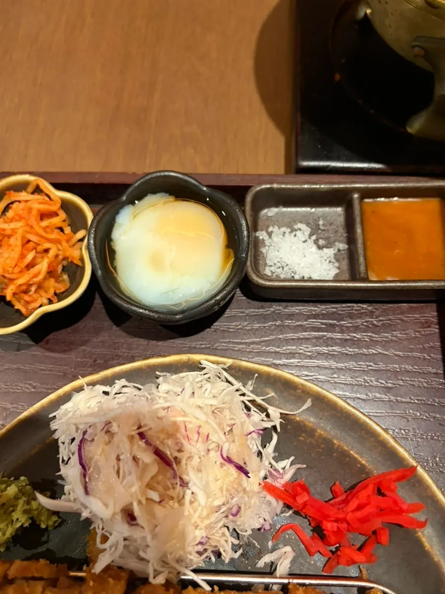 Components of the smoked gyukatsu set