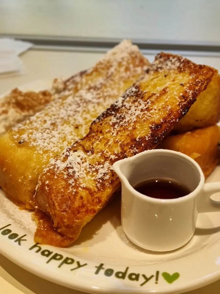 French toast with vanilla cream and maple syrup