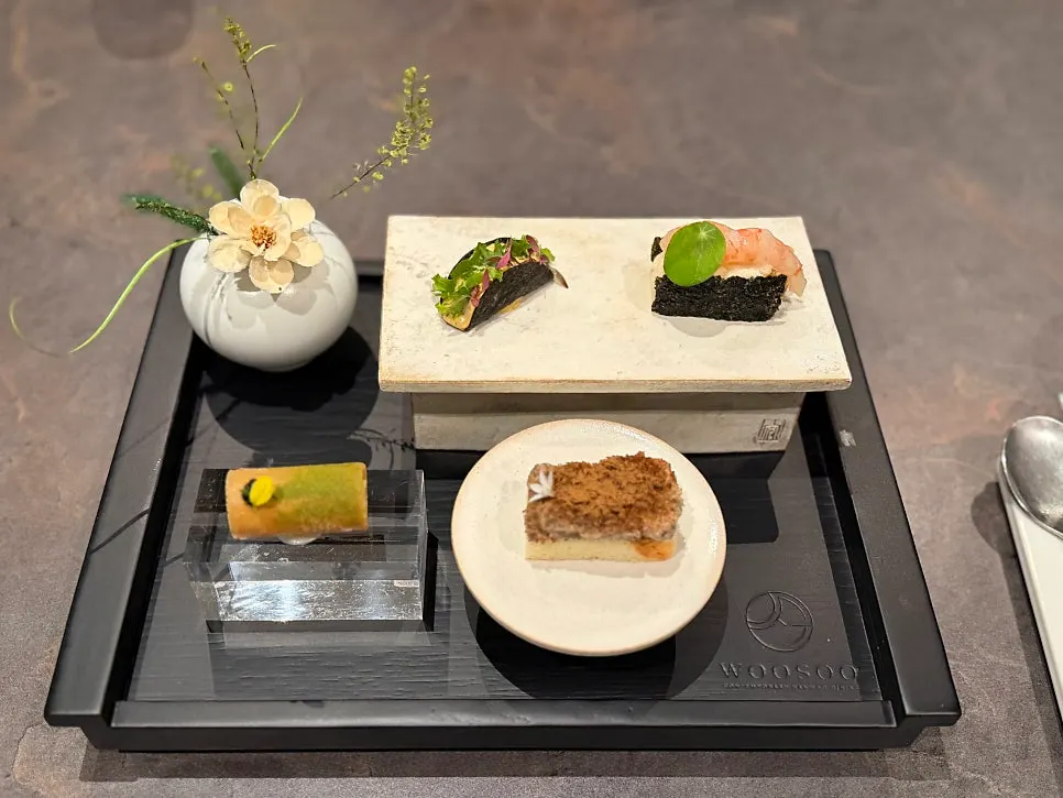 Plating of Usu Gongdeok's bite-sized dishes
