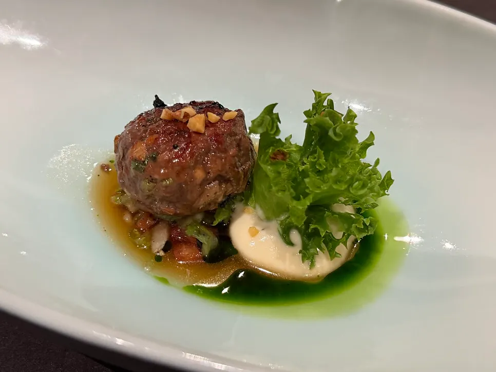 1++ hanwoo tteokgalbi with puree and sauces