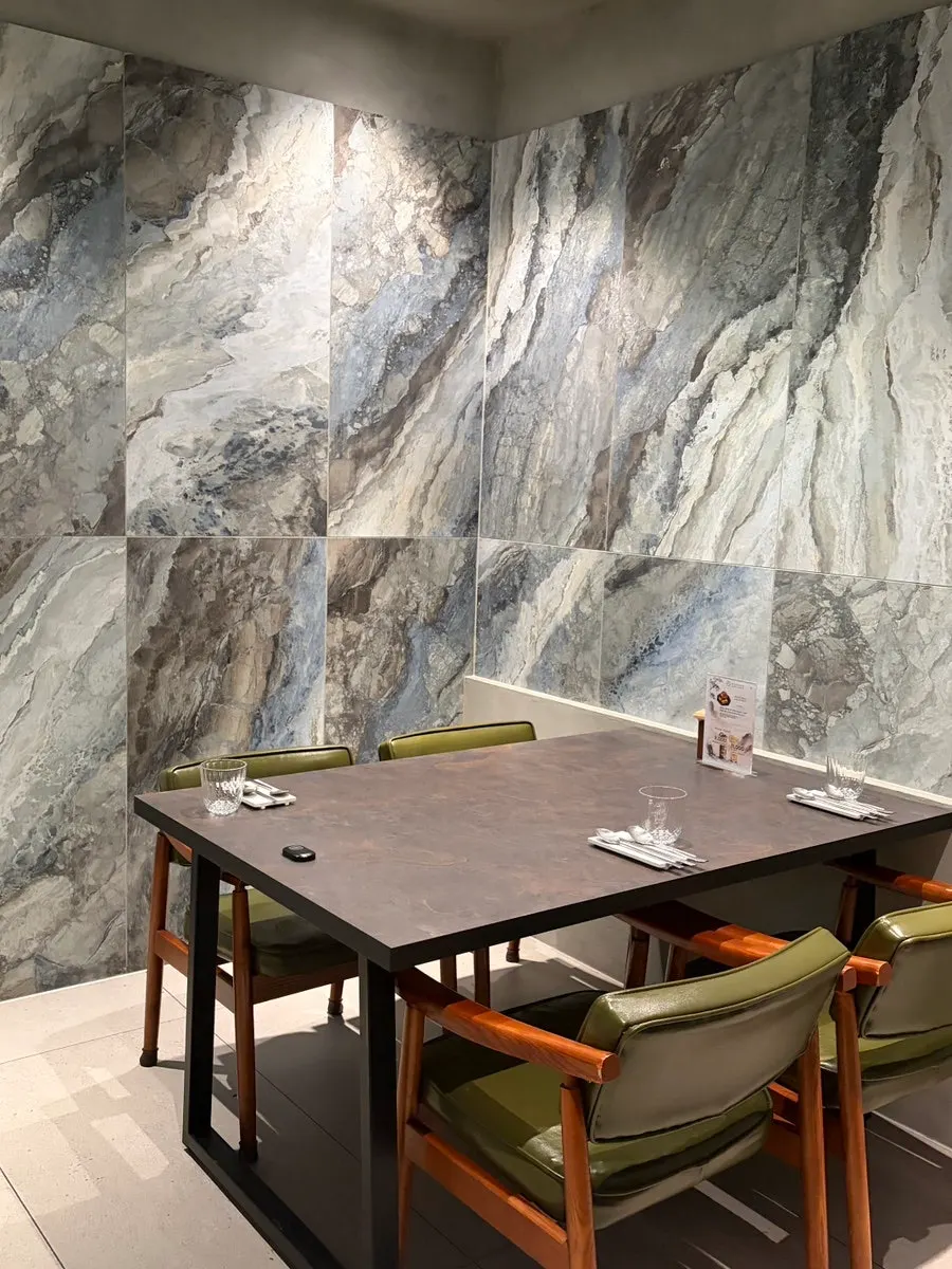 Interior of a private room where you can close the door to dine