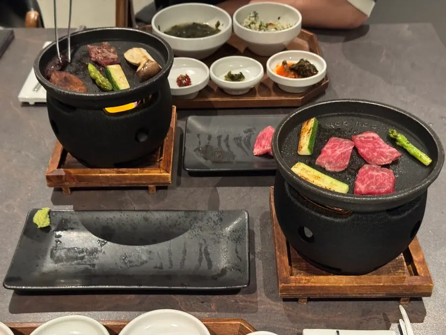 제철 생선 솥밥과 한우 미역국 반상