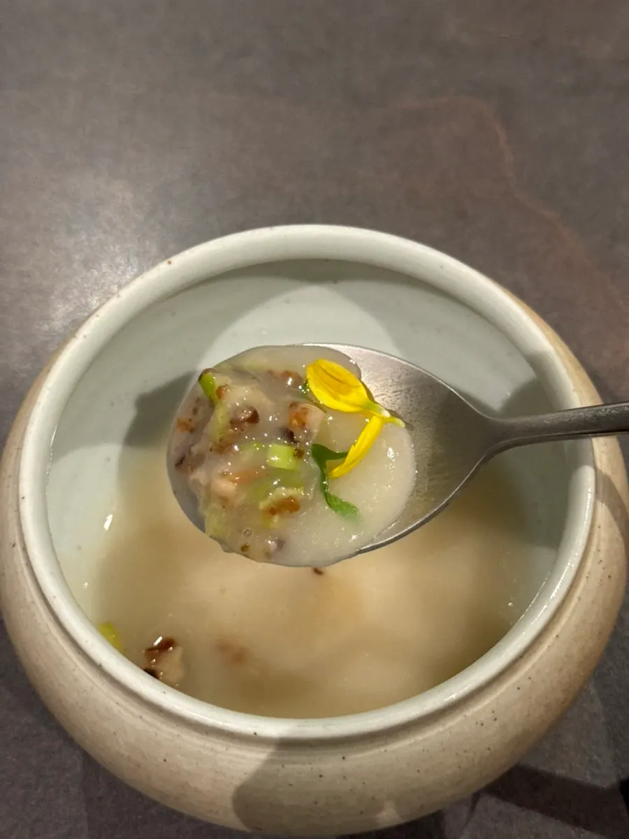 A spoonful of jindeuk porridge