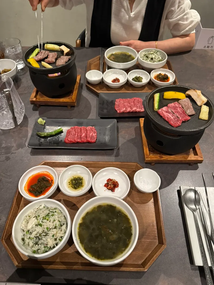 Full spread served alongside the grilled hanwoo