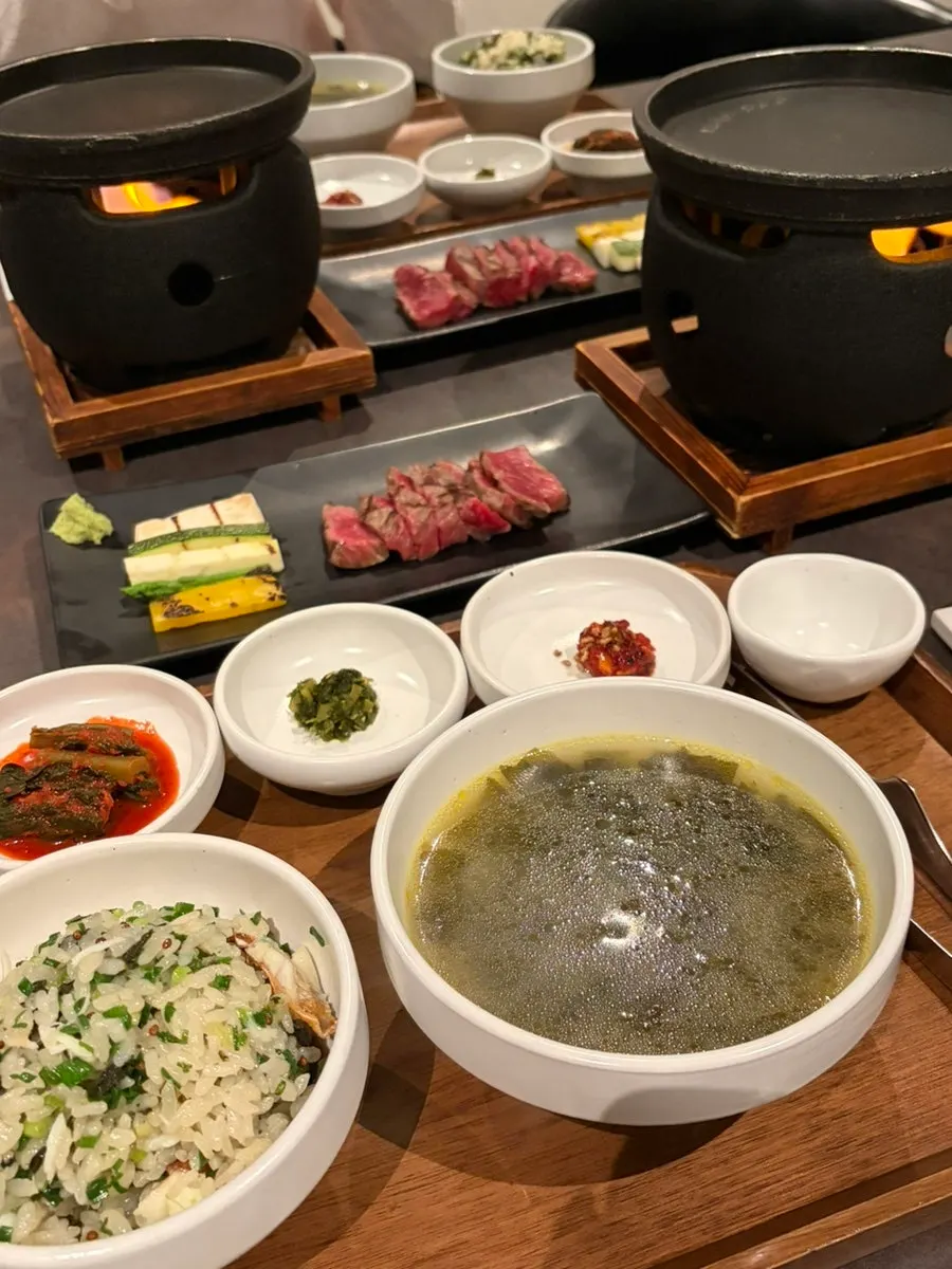 반상에 들어갈 솥밥